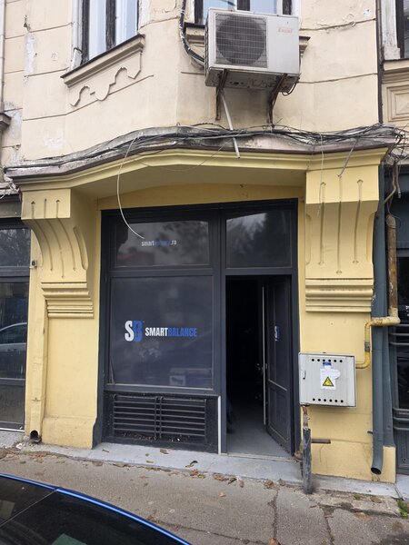 Calea Serban Voda nr. 81-83, sector 4, Bucuresti.