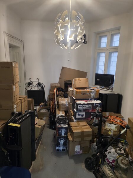 Calea Serban Voda nr. 81-83, sector 4, Bucuresti.